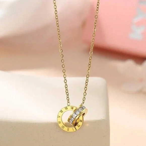 NWT | Gold Roman Numeral Circle Pendant Necklace - Picture 3 of 4